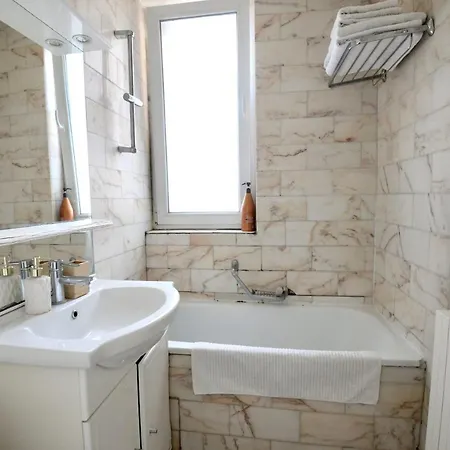 Beautiful Bright Apt In The 16Th Paris *